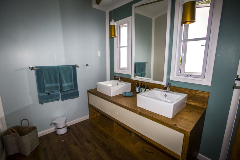 Bathroom, Zambezi Mubala Lodge, Sesheke