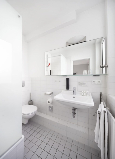 Bathroom 4, Hotel an der Marienkirche, Lübeck