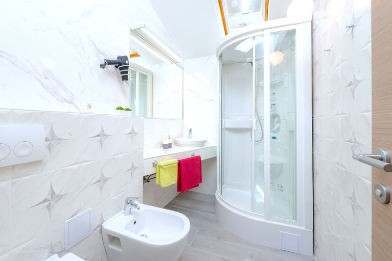 Bathroom 3, Apartments Mario Tudor, Hvar