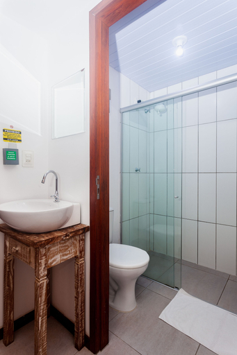 Bathroom 3, Economy Suites, Natal