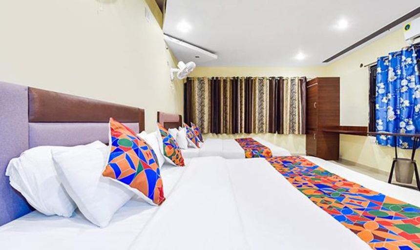 Bedroom 2, Fabexpress Poonam Palace, Ahmadabad