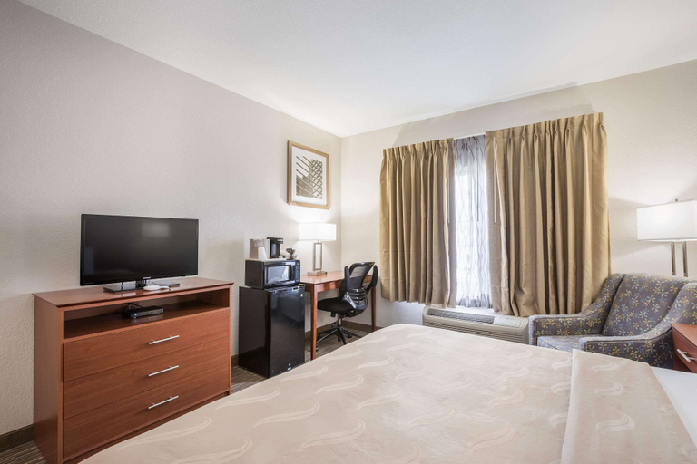 Bedroom 3, Quality Inn & Suites Lodi I-90, Columbia