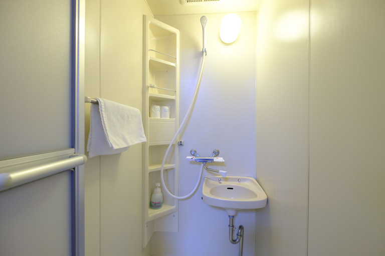 Bathroom 4, Hanasen, Yufu