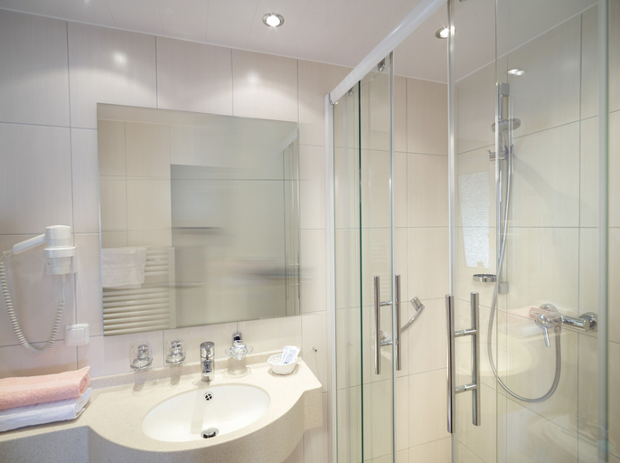 Bathroom 5, Hotel Haus Kylltal, Eifelkreis Bitburg-Prüm
