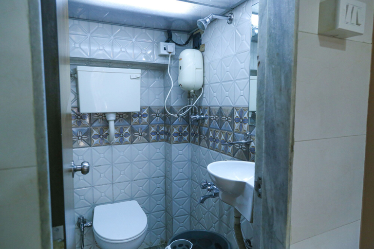 Bathroom 5, Welcome Guest House - Hostel, Mumbai City