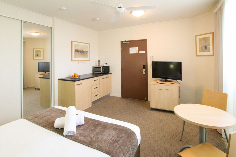Bedroom 3, Caloundra Central Apartment Hotel, Caloundra - Caloundra N.