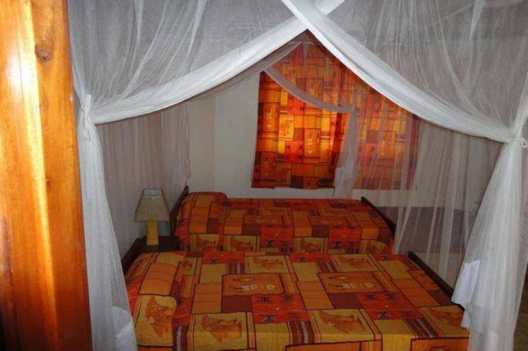 Bedroom 3, Bwana Tembo Safari Lodge, Jonam