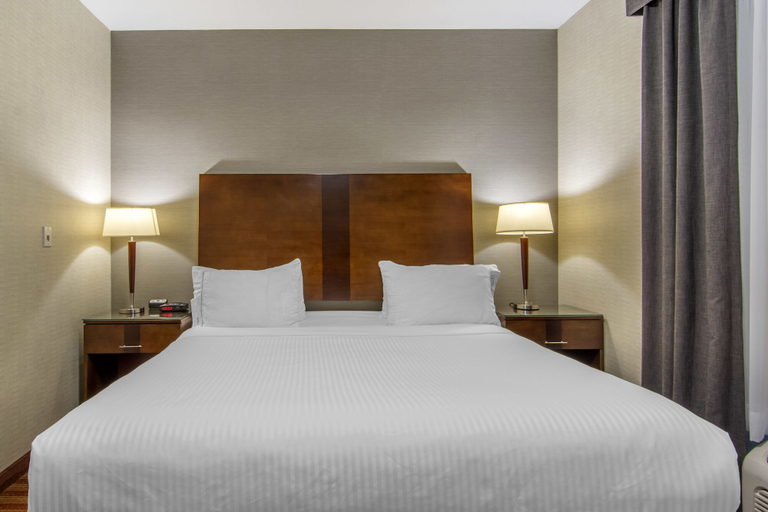 Bedroom 3, Devonian Hotel & Suites, Division No. 18