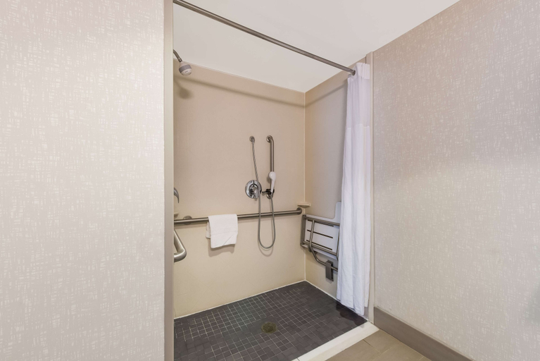 Bathroom 4, Hampton Inn & Suites Charlotte Airport, Mecklenburg