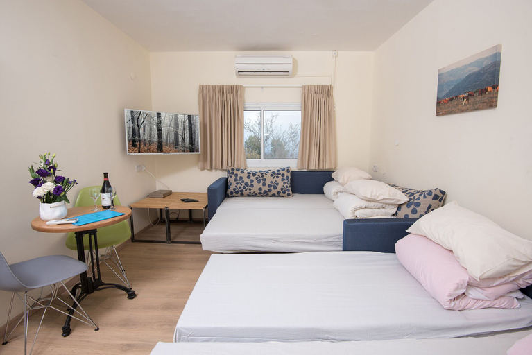 Bedroom 2, Aloney HaBashan - Guest Village