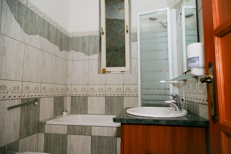 Bathroom 5, Villa Carpe Diem, Siófok