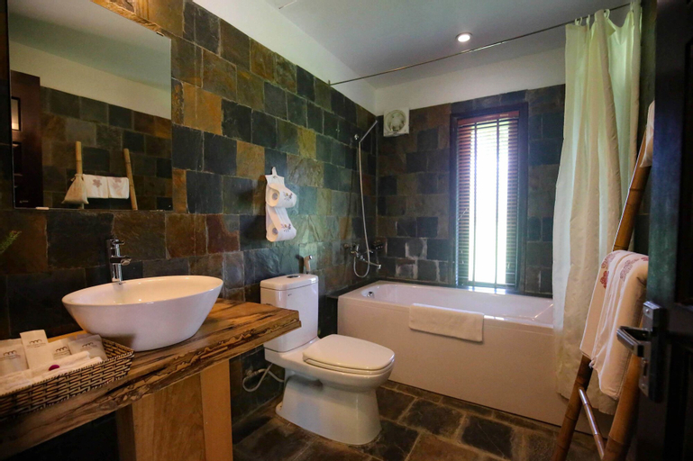 Bathroom 7