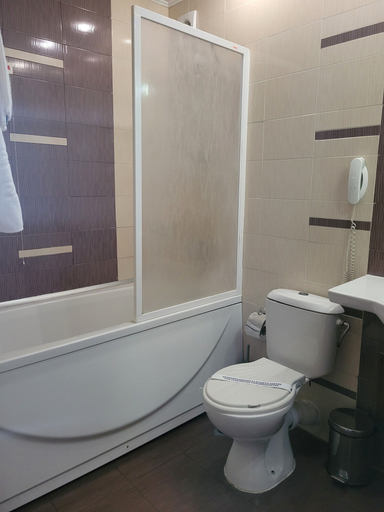 Bathroom 5, Sana Spa Hotel, Hisar
