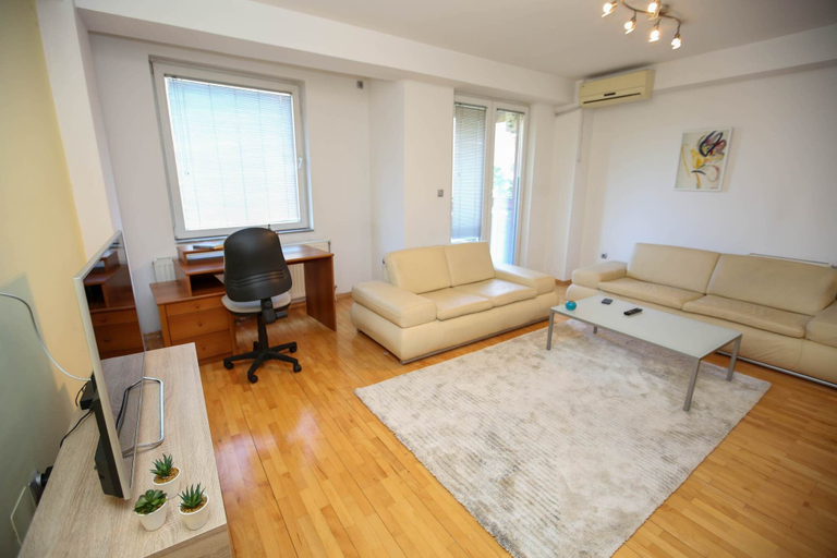 Others 5, Unique Apartment Platnik