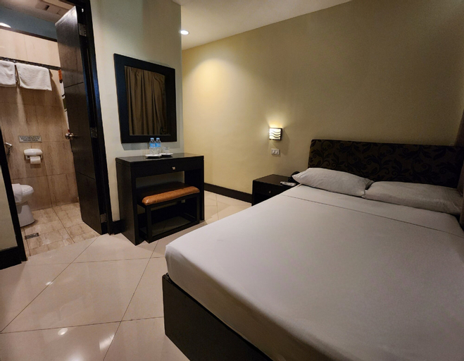 Bedroom 3, Green Glass Hotel, Calamba City