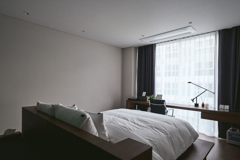 Bedroom 5, Good ol'days, Jung