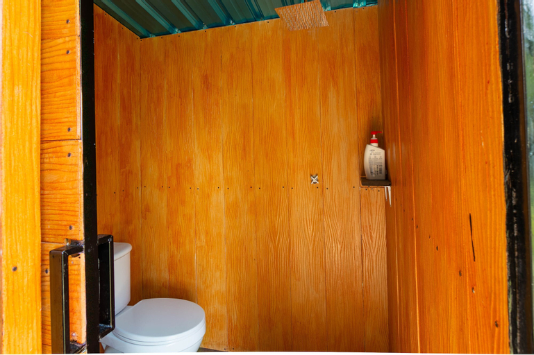 Bathroom 26