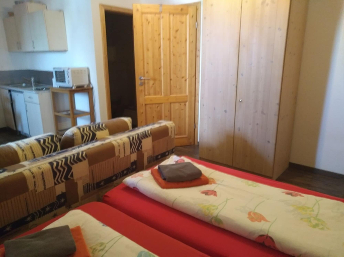 Bedroom 2, Gasthaus Dollinger, Ansbach