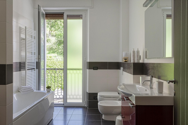 Room 5, Shelley Apartments - Sand by Wonderful Italy, Genova