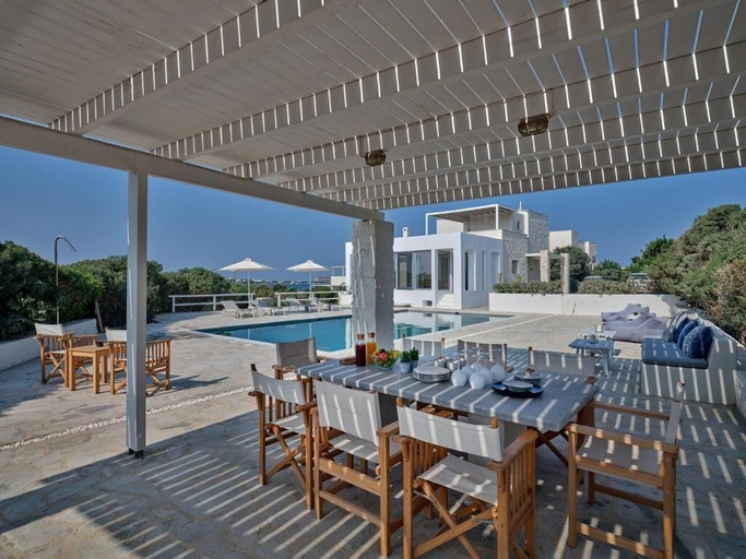 Food & Drinks 5, Empire Luxury Villas, South Aegean