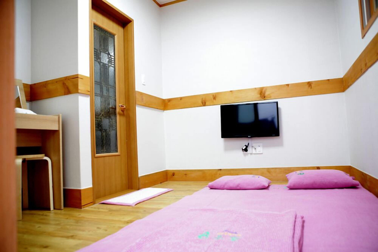 Bedroom 2, Heungbuga Hanok Guesthouse, Jeonju