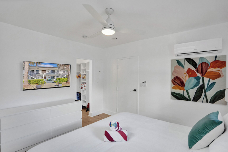 Bedroom 3, Waves on Walnut, Broward
