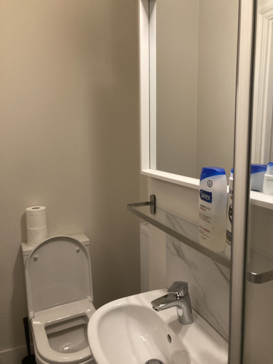 Bathroom, The Dimmer. 2 Bedroom Apartment, London