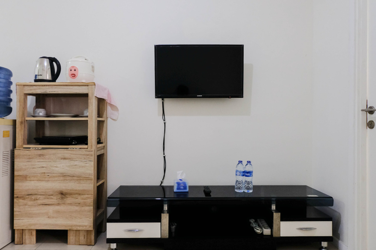 Living area 2, Good Deal 1Br Apartment At Parahyangan Residence, Bandung