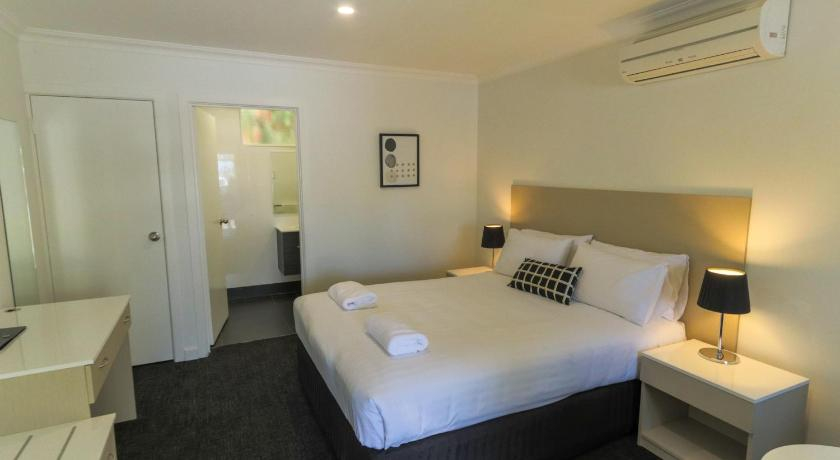 Bedroom 3, Kingsley Motel, Manjimup