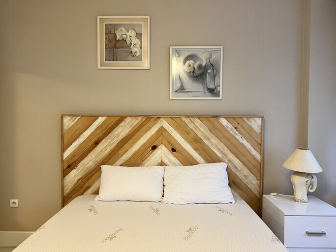 Room 4, Sleek Flat Close to Osmanbey Metro Station, Şişli