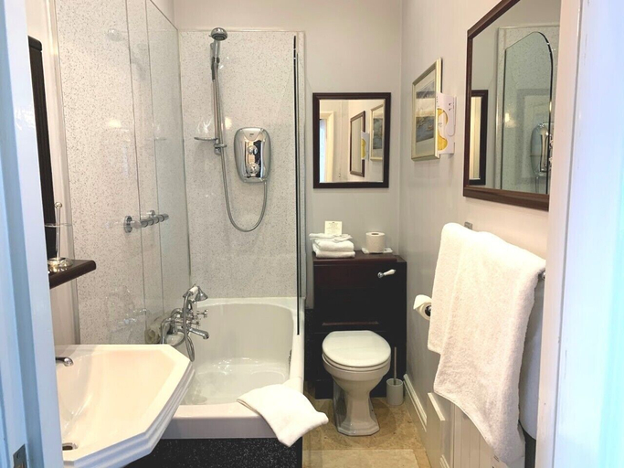 Bathroom 3, Mansion House, North Yorkshire