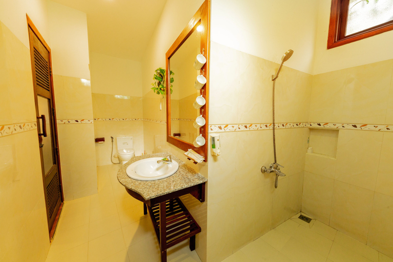 Bathroom 5, Bao Quynh Bungalow, Phan Thiết