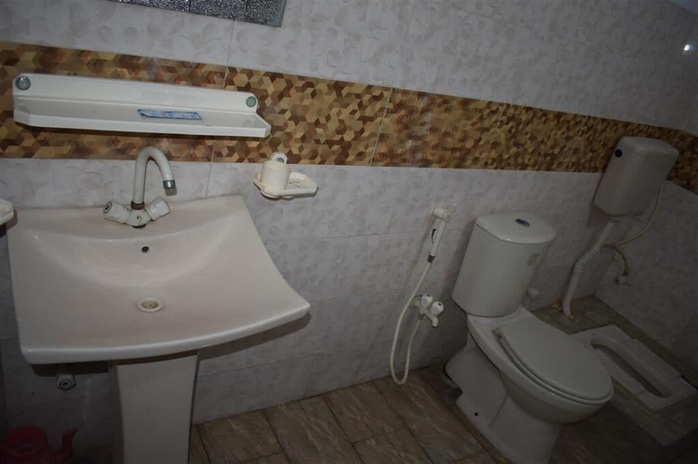 Bathroom 5, Dera Inn Guest House, Zhob