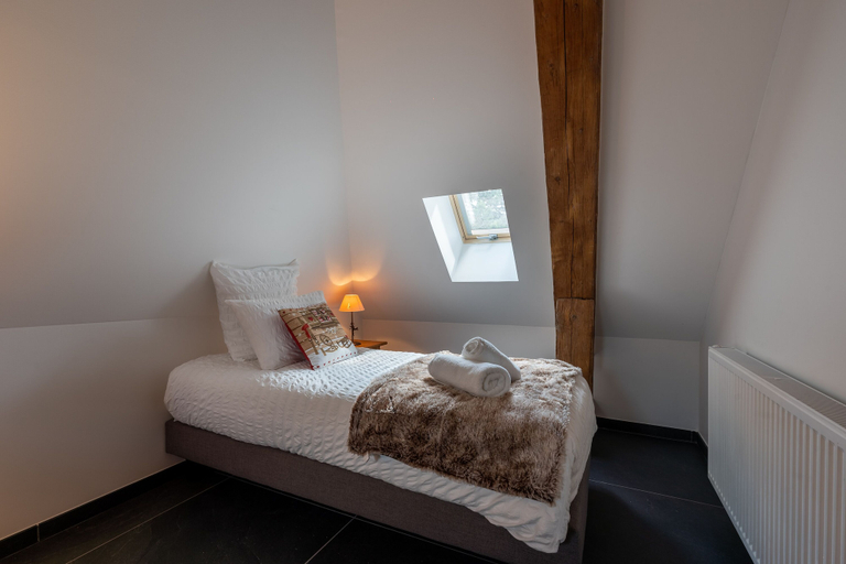 Bedroom 2, Géraniums et Neige Fraîche, Doubs