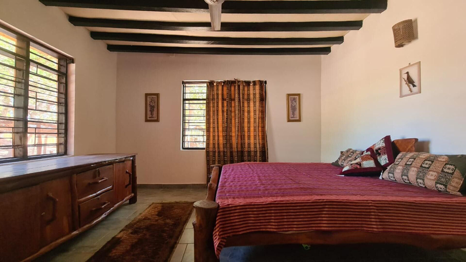 Bedroom 2, Charming 2-bed Cottage in Bodo, a Fishing Village, Msambweni