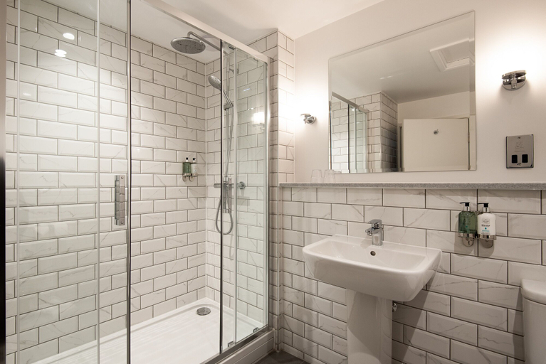 Bathroom 4, Waterhead Bath Suites, Cumbria