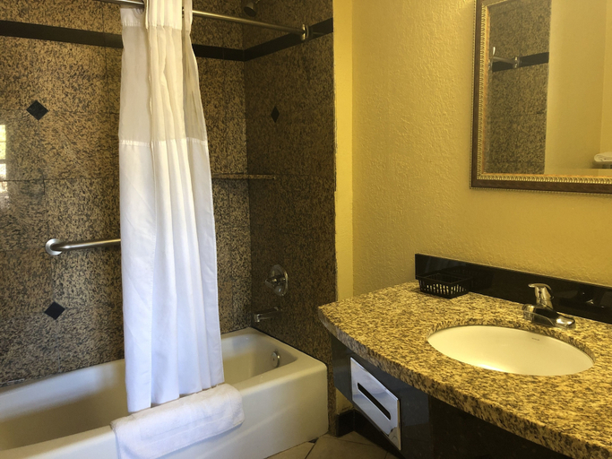 Bathroom 3, Western Village Inn, Mendocino