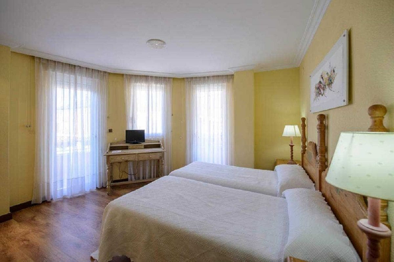 Bedroom 3, Hotel Rio Cea, León