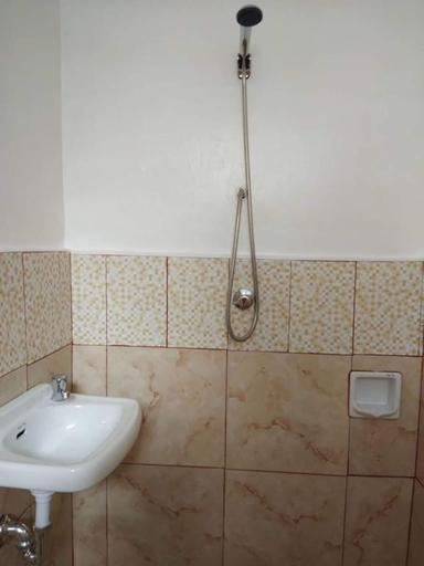 Bathroom 3, Nelmann's Nipa Huts, San Vicente