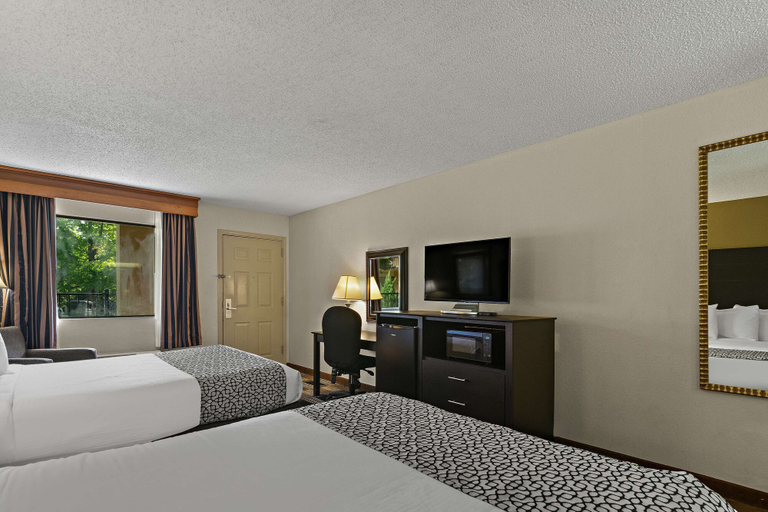 Bedroom 3, Best Western Windsor Suites, Washington