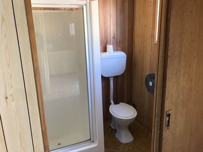 Bedroom 3, The Waterwheel Beach Cabins - Caravan Park, E. Gippsland - Orbost