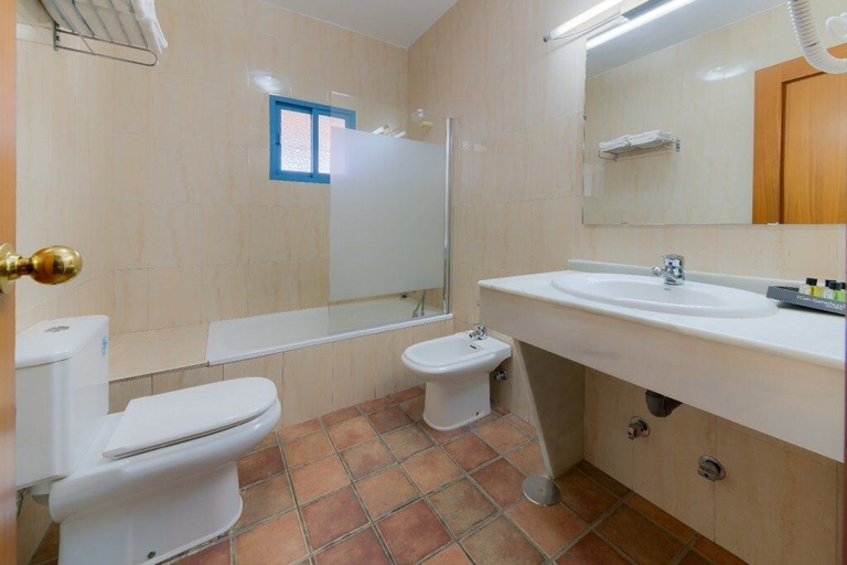 Bathroom 4, Hotel Dulce Nombre, Cádiz