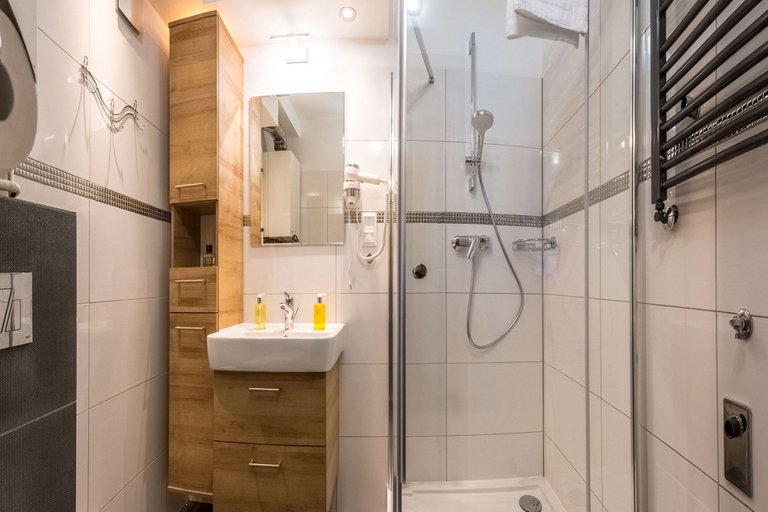 Bathroom 3, RentPlanet - Apartament Bronka Czecha, Lubań
