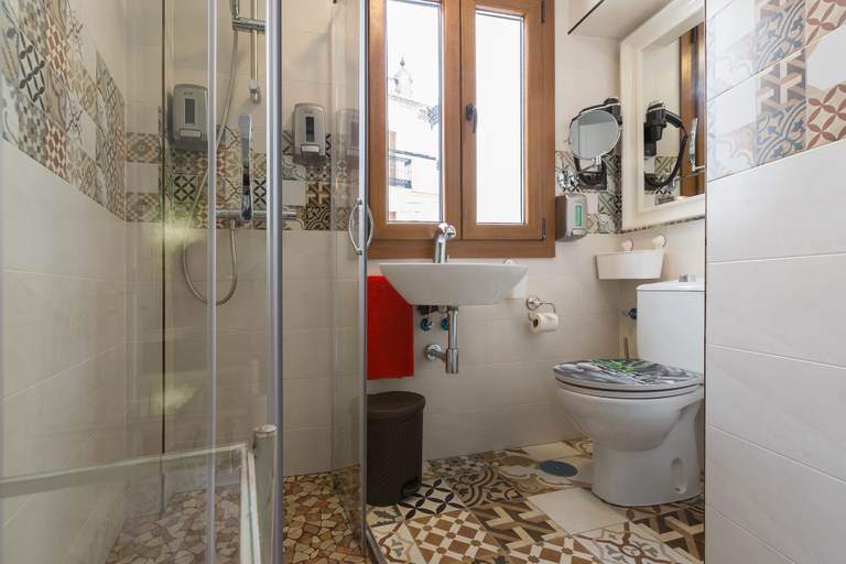 Bathroom 4, Salamandra Plaza B&B, Málaga