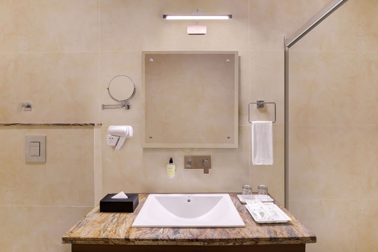 Bathroom 4, Lemon Tree Hotel Mcleodganj, Kangra