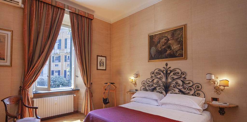 Room 2, La Finestra su Via Roma by Wonderful Italy, Genova