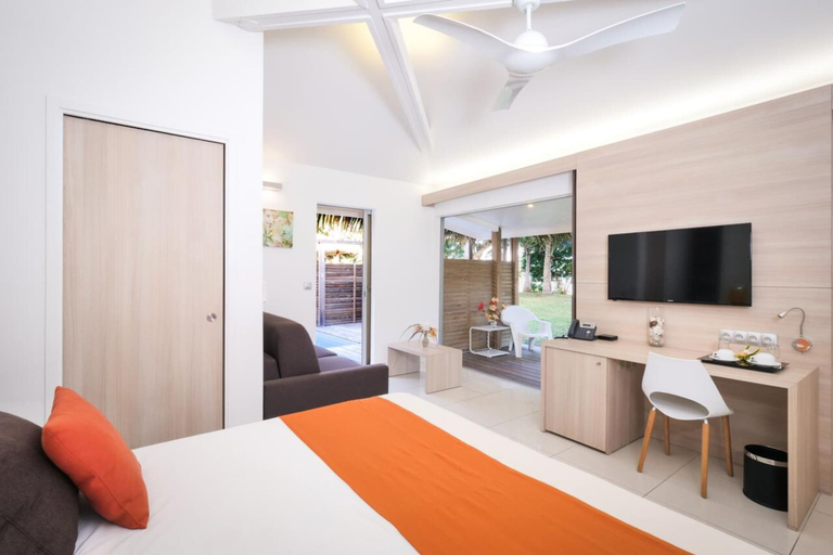 Bedroom 3, Malabou Beach Hotel, Poum