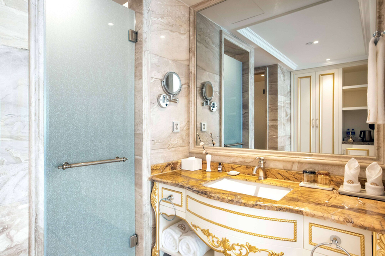 Bathroom 5, Wyndham Grand Kunming East, Kunming