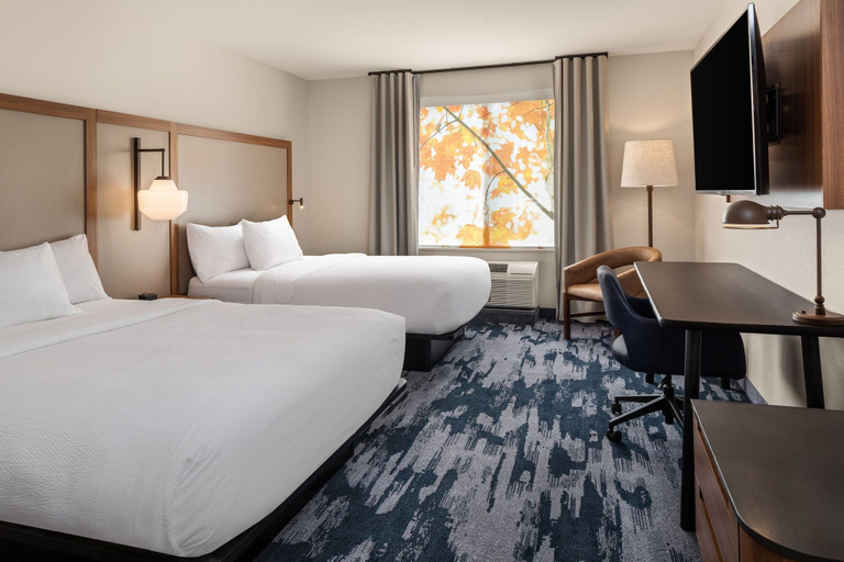 Bedroom 2, Fairfield Inn & Suites by Marriott Yankton, Yankton