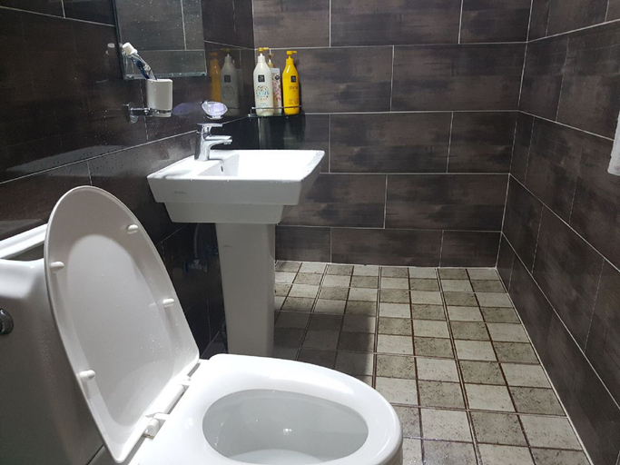 Bathroom 4, Green Resortel, Sokcho